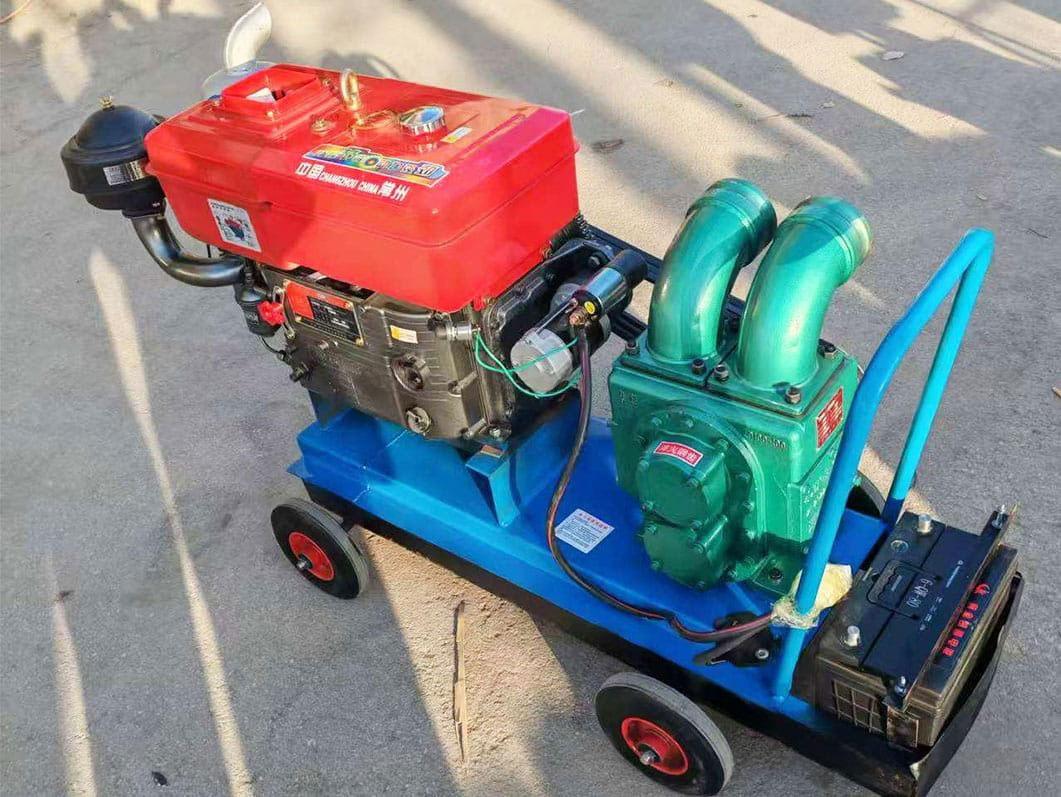 Đại l&yacute; b&aacute;n m&aacute;y bơm h&uacute;t b&ugrave;n thải c&ocirc;ng nghiệp đầu nổ diesel
