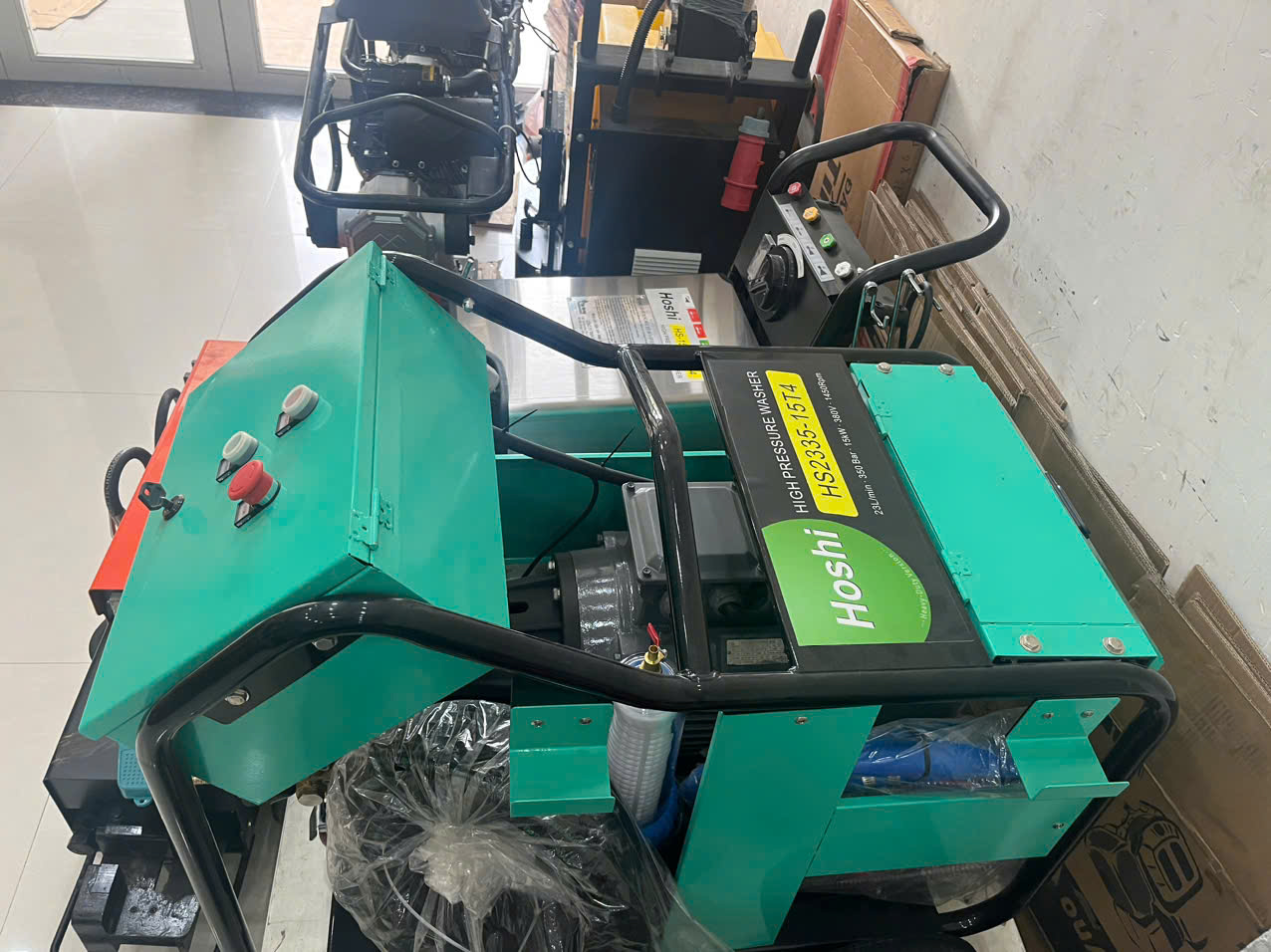 máy phun rửa cao áp Hoshi HS2335-15T4