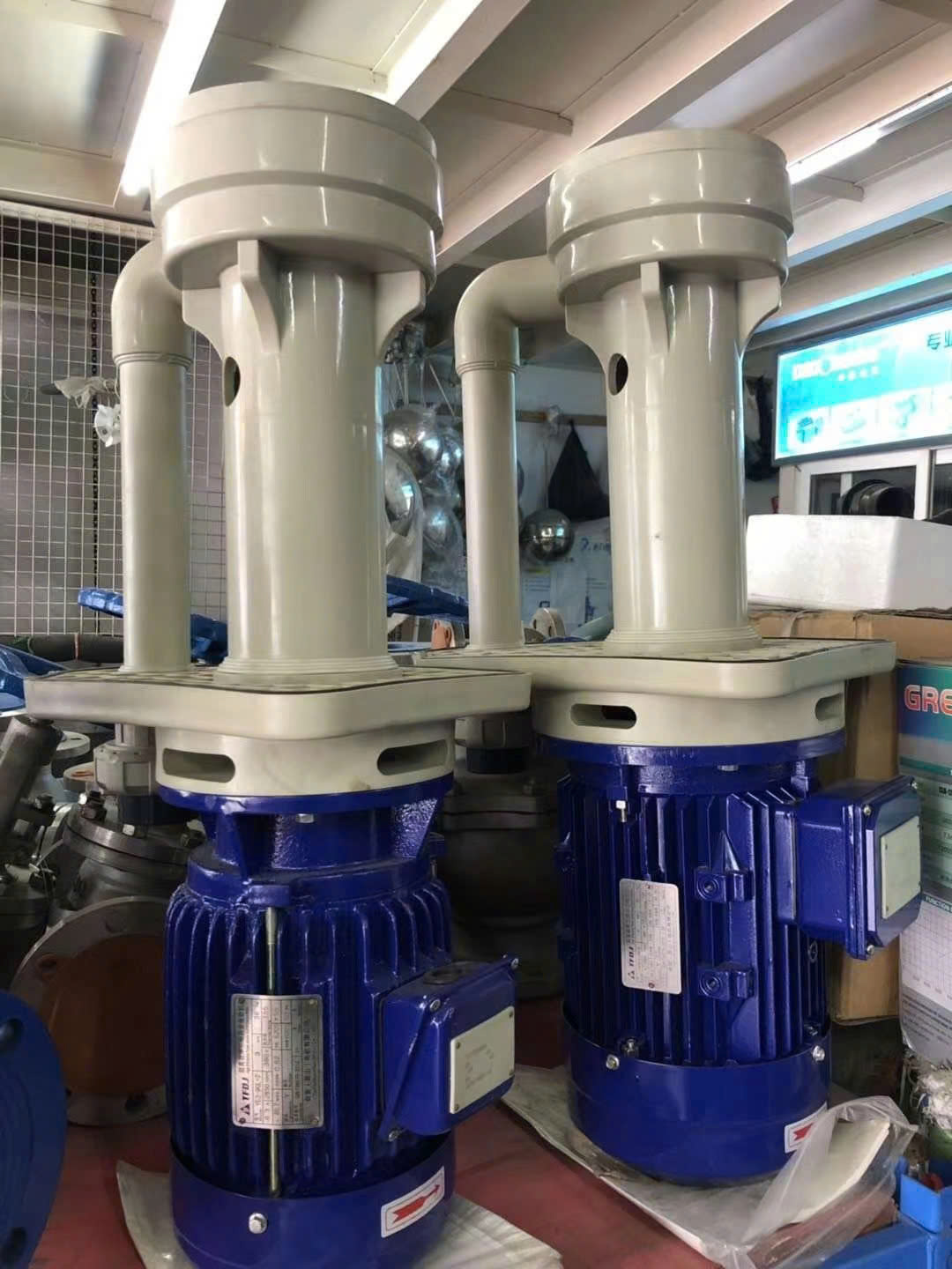 M&aacute;y bơm h&oacute;a chất trục đứng nhựa FRPP 2.2kw