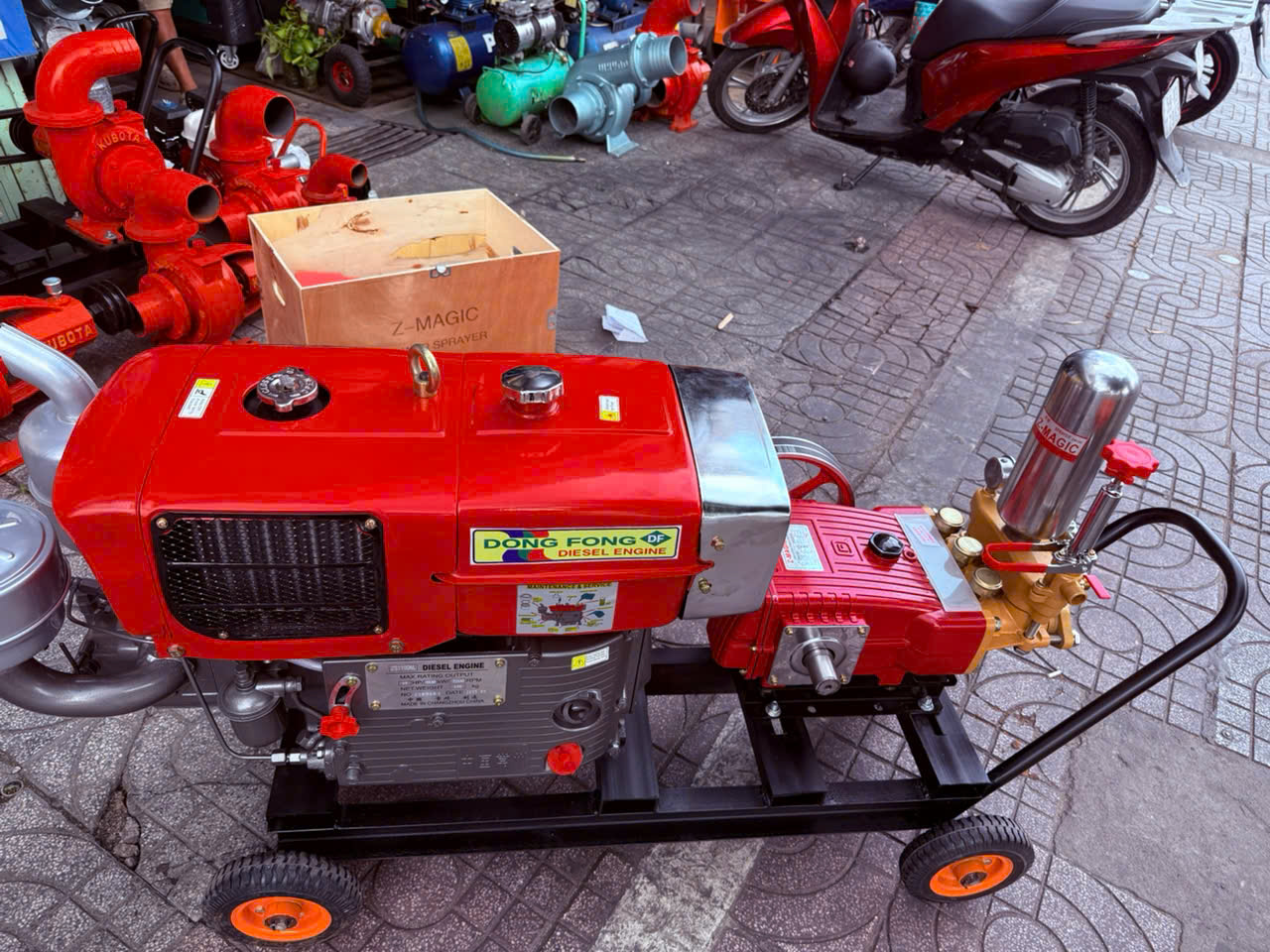 Địa chỉ b&aacute;n m&aacute;y xịt rửa &aacute;p lục cao Diesel 15HP