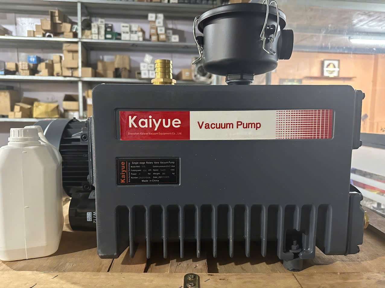 Dia chi ban may hut chan khong vong dau tai hanoi saigon