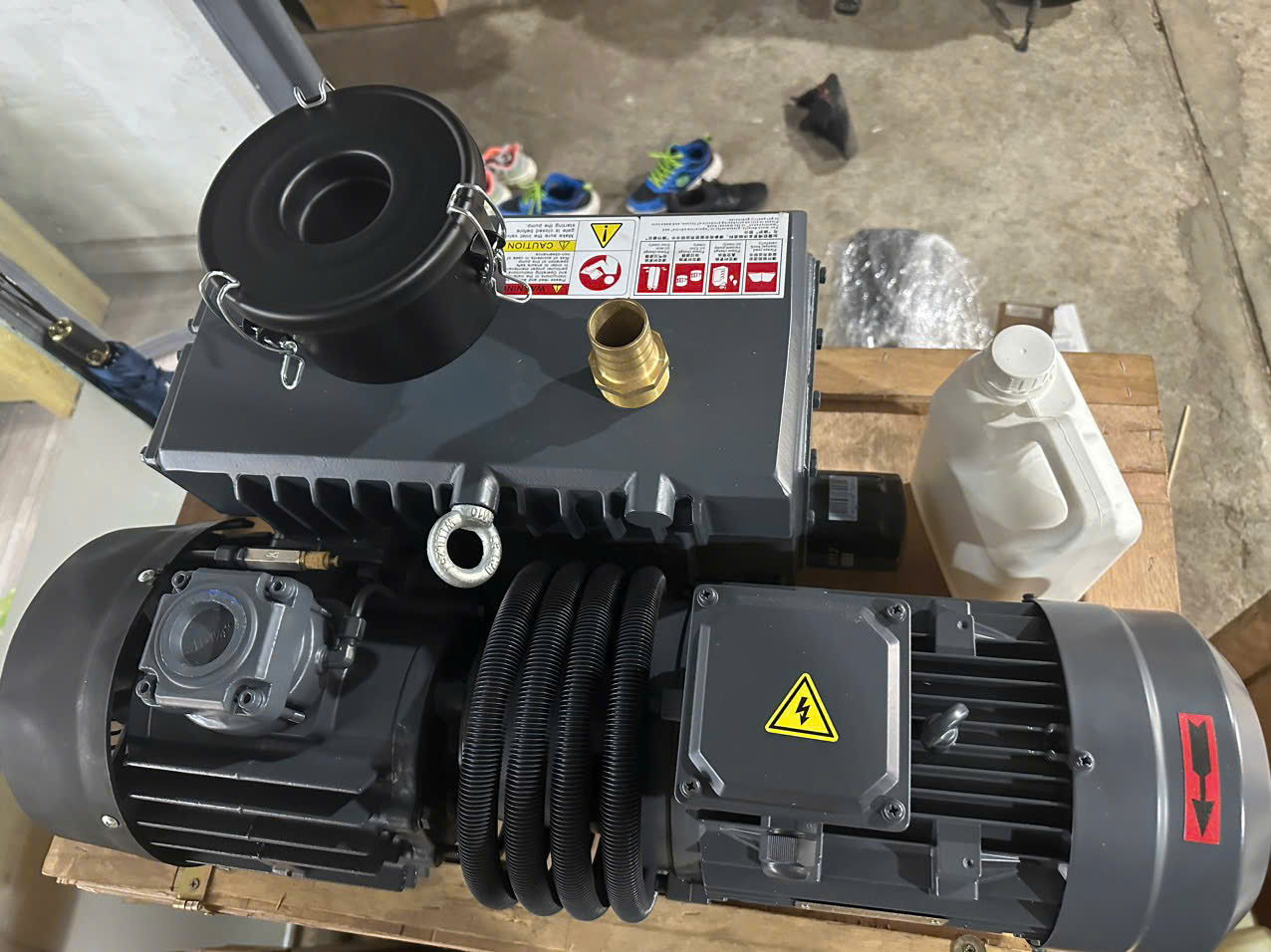 dai ly ban may hut chan khong vong dau cong nghiep