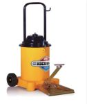 Máy bơm mỡ 12 lít đạp chân GZ6J